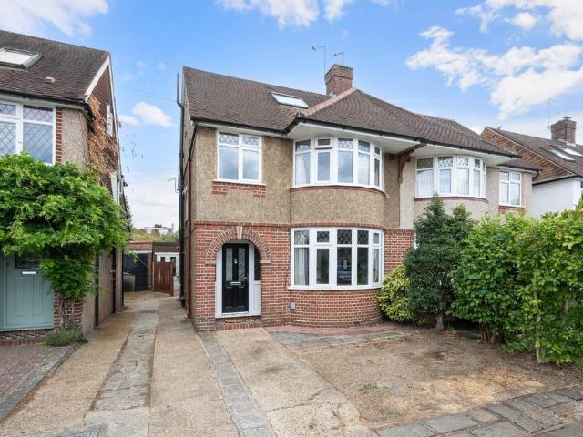 House for sale in Stoneleigh, Ewell