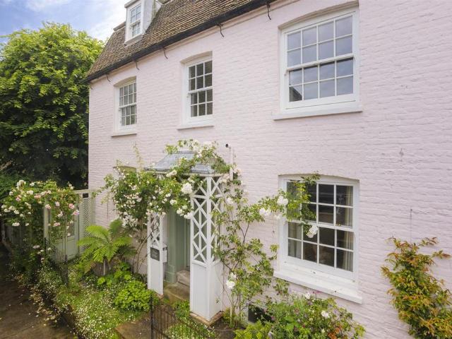 House for sale in Middle Deal, Dover