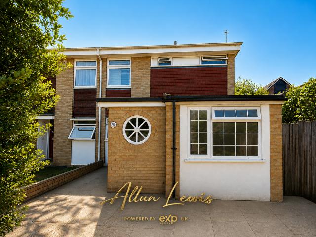 House for sale in Hales Place, The Bridge