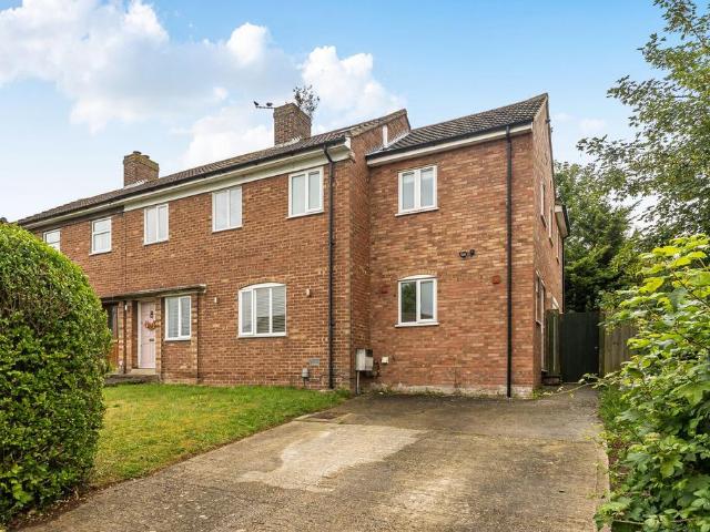 House for sale in Harlington, Bedfordshire