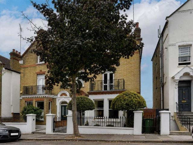 House for sale in Blackheath Royal Standard, Greater London
