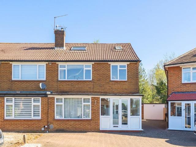 House for sale in Ickenham, Greater London