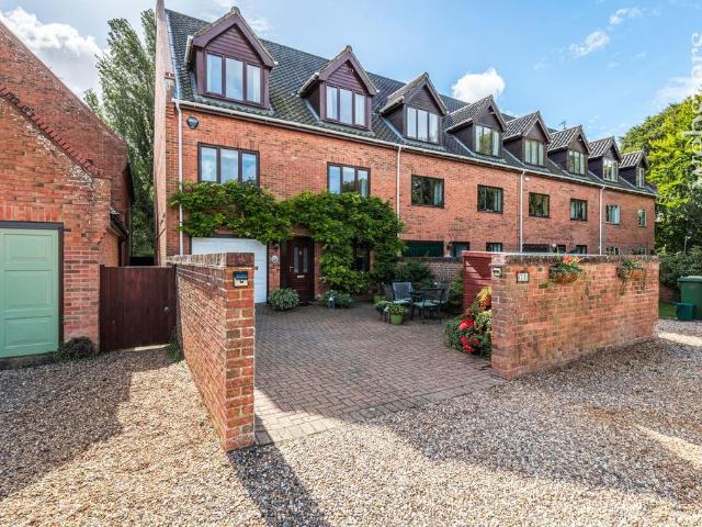 House for sale in Lamas, Crostwick
