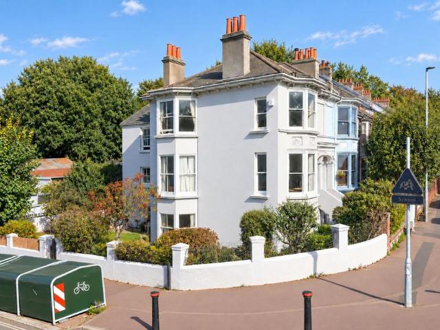 House for sale in Queen's Park, Brighton