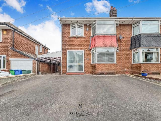 House for sale in Burnedge, Greater Manchester