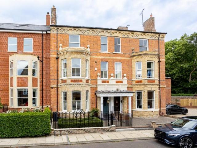 House for sale in High Field, York