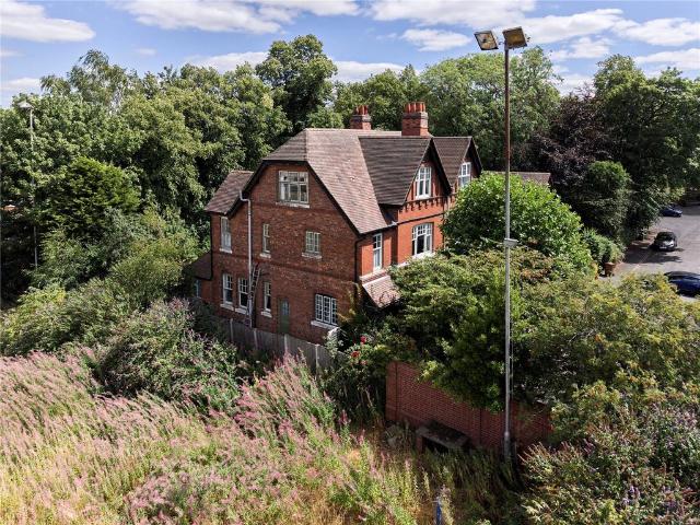 House for sale in Darlaston, West Midlands