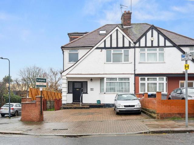 House for sale in Willesden Green, Greater London