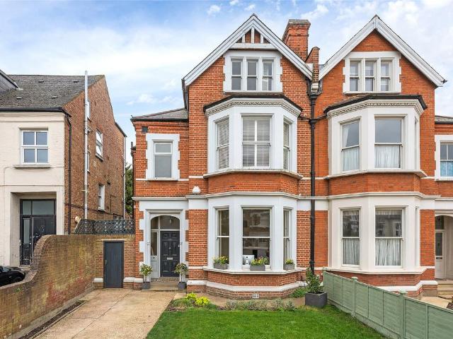 House for sale in Earlsfield, Greater London