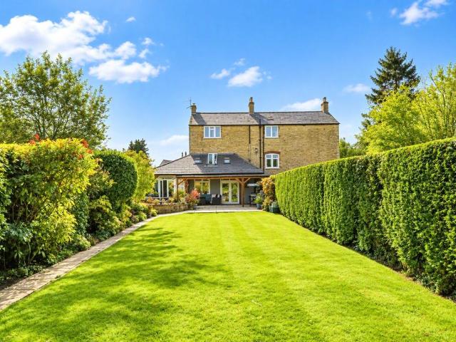 House for sale in Ashmead Green, Stroud