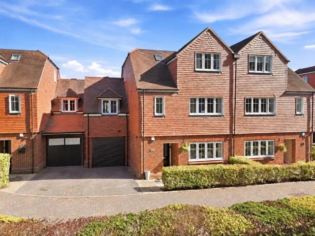 House for sale in King Harry Park, St Albans