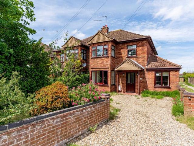 House for sale in Stokesby, Norfolk