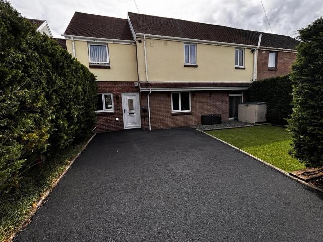 House for sale in Porthyrhyd, Wales