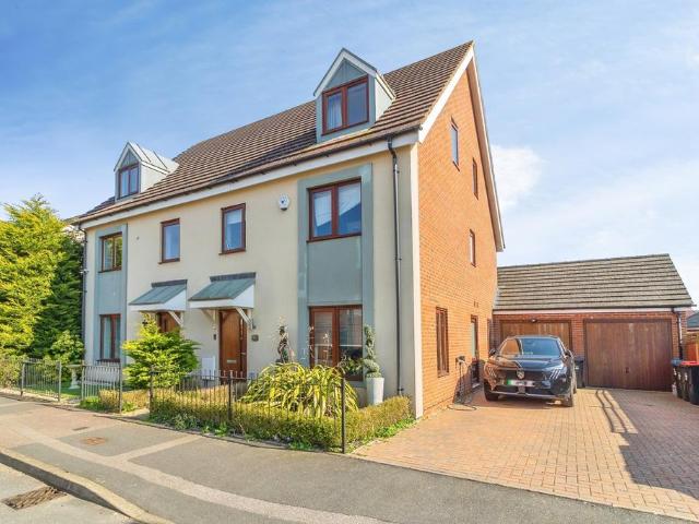 House for sale in Monkston Park, Milton Keynes