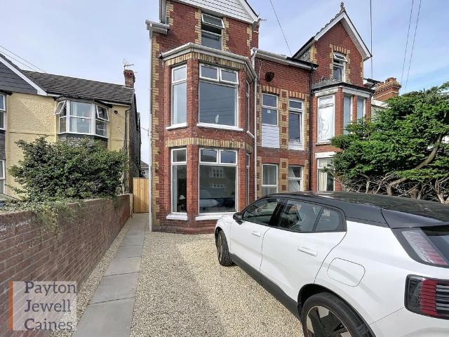 House for sale in Porthcawl, Nottage