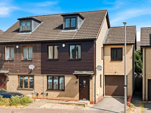 House for sale in Monkston Park, Milton Keynes