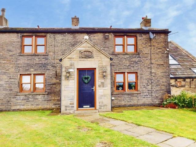 House for sale in Shelf, Calderdale