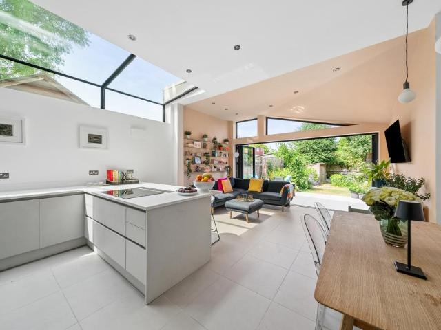 House for sale in North Sheen, Greater London