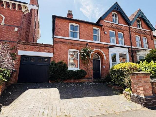 House for sale in Kings Heath, Wake Green