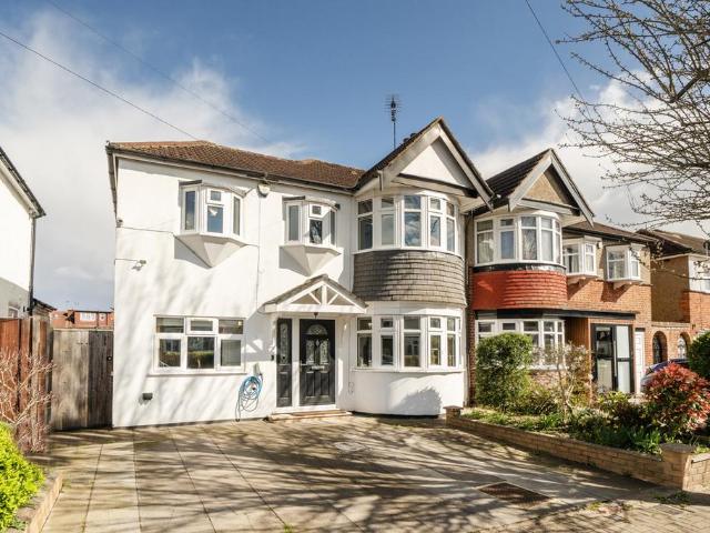House for sale in Lane, Greater London