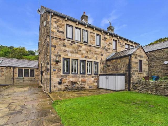 House for sale in Saddleworth, Pendock