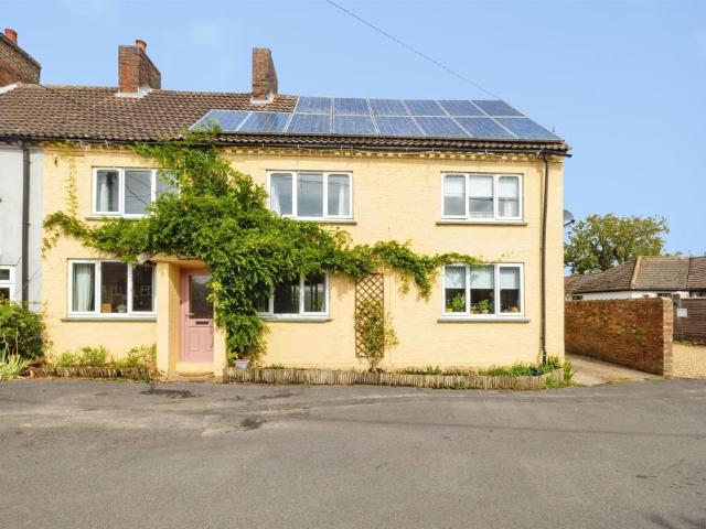 House for sale in Willingham by Stow, Ingleby