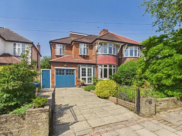 House for sale in Whetstone, Greater London