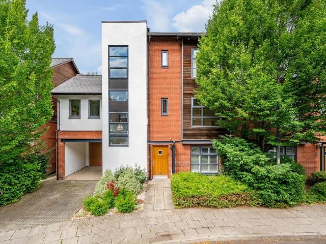 House for sale in Georgia, Greater Manchester