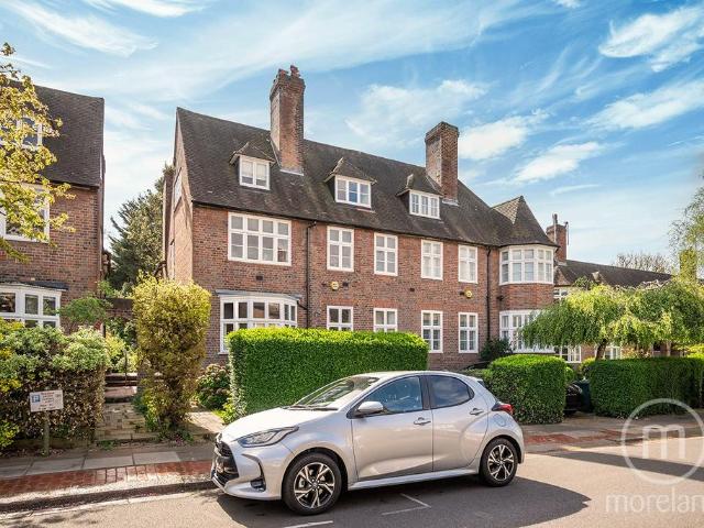 House for sale in Golders Green, Greater London