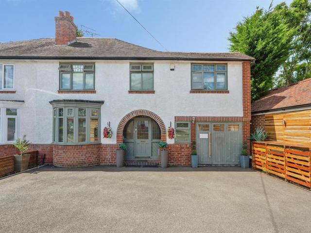 House for sale in Bromsgrove, Worcestershire