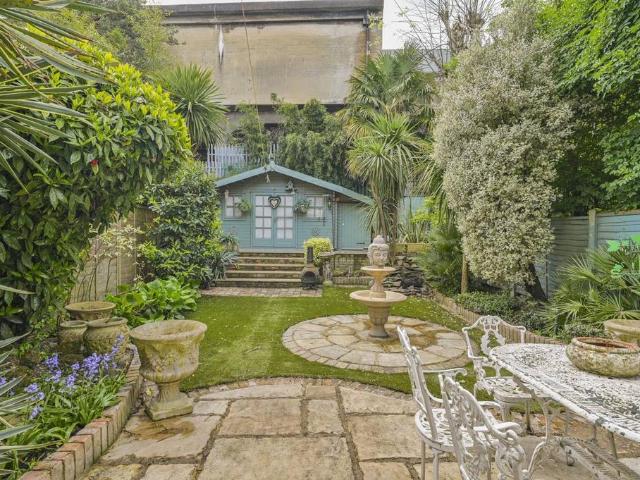 House for sale in London Borough of Hounslow, Greater London