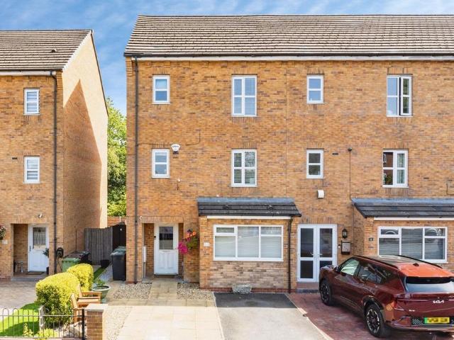 House for sale in Gin Pit, Wigan