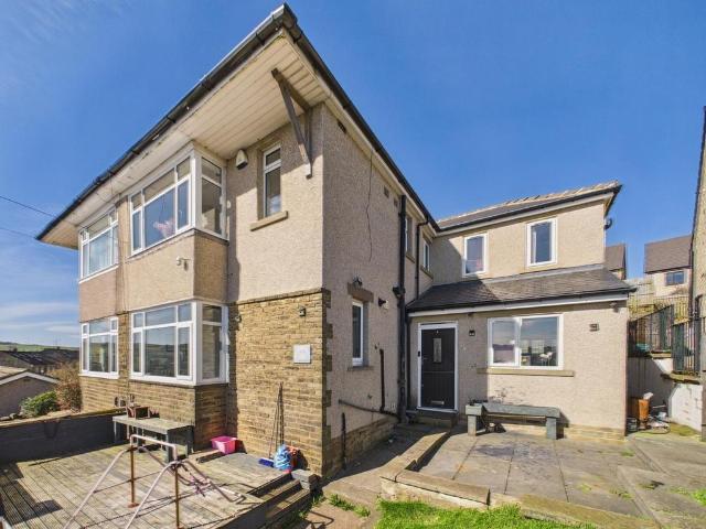 House for sale in Thornton, West Yorkshire