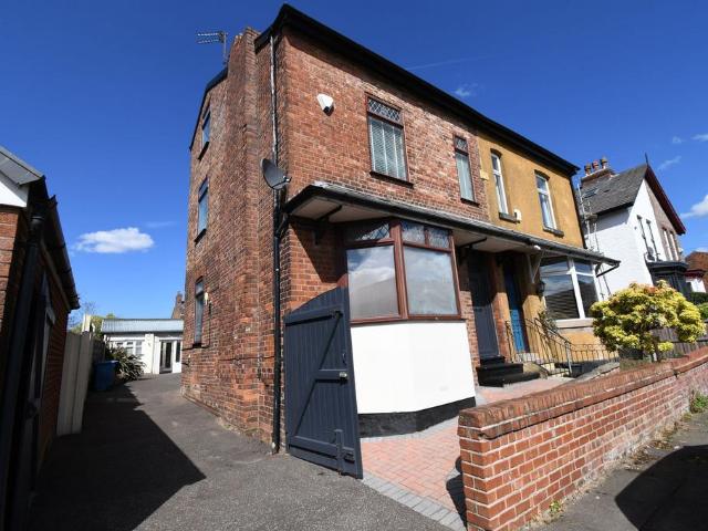 House for sale in Barton upon Irwell, Salford