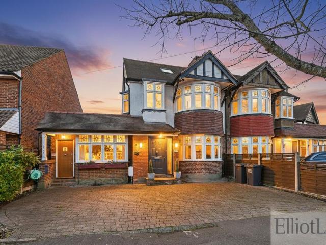 House for sale in Ickenham, Greater London