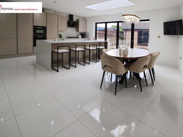 House for sale in Darlaston, West Midlands