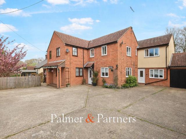 House for sale in Chipping Hill, Essex