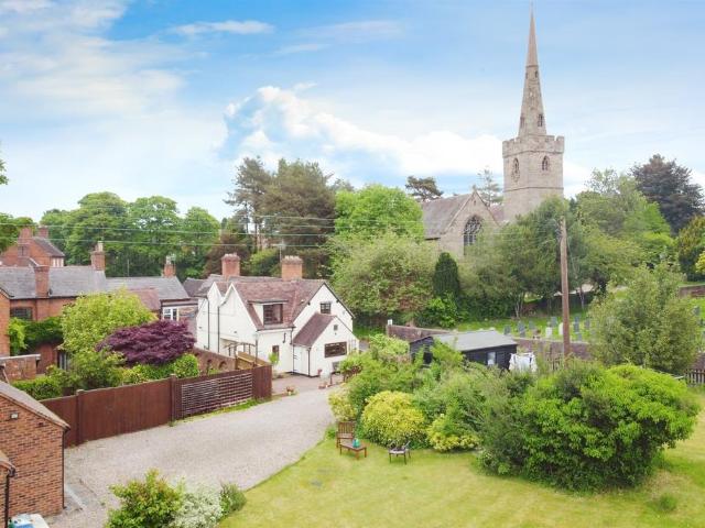 House for sale in Bromsgrove, Worcestershire