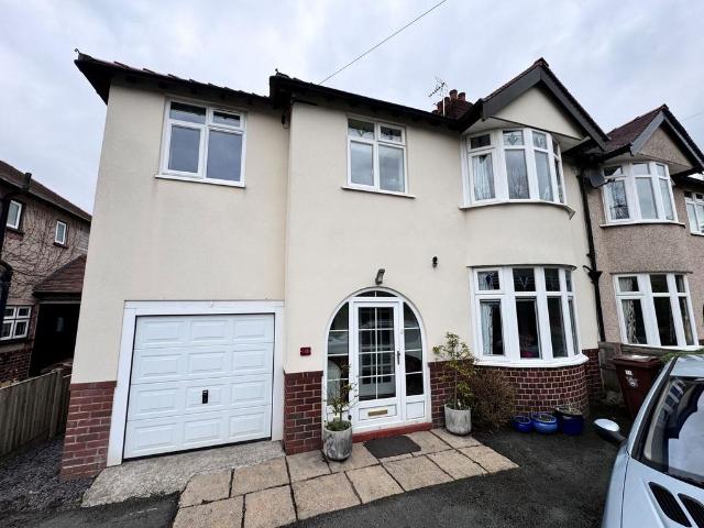 House for sale in Charlesworth, East Midlands