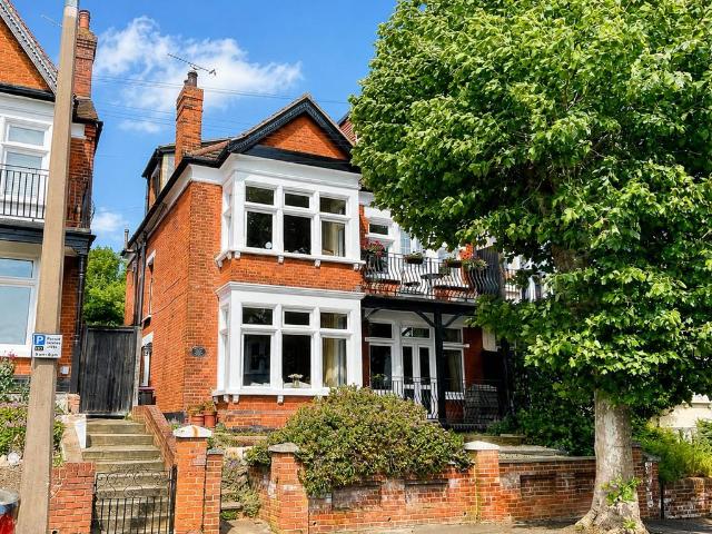 House for sale in Milton, Alton Barnes