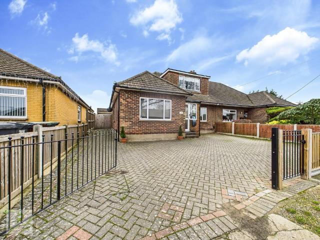 House for sale in Bluebell Hill, Bourne Vale