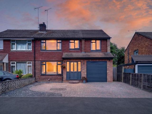 House for sale in Ottershaw, Runnymede
