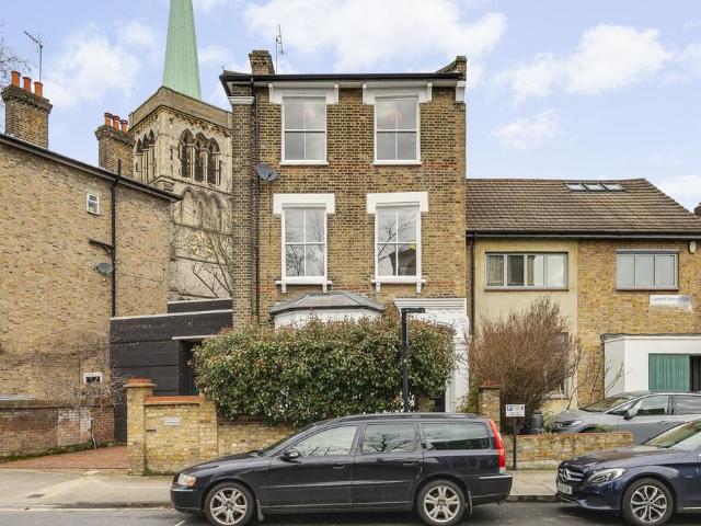 House for sale in Victoria Park Village, Greater London
