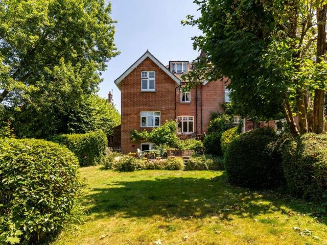 House for sale in Lucastes, Perryfields