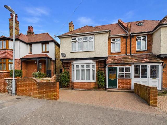 House for sale in Upton, Acol