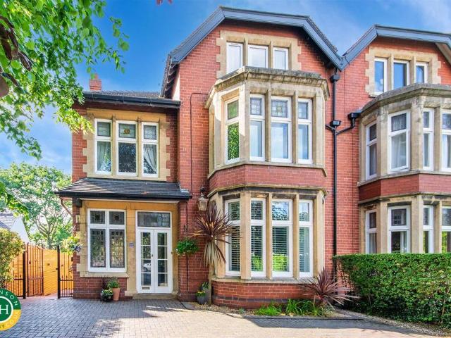 House for sale in Wheatley, South Yorkshire