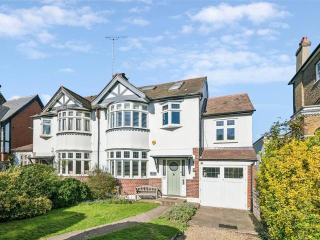 House for sale in London Borough of Hounslow, Strand