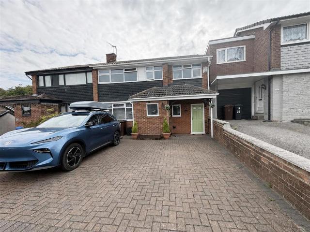 House for sale in Godley, Greenheys