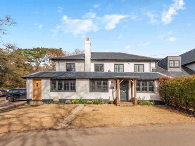 House for sale in Fole, Surrey