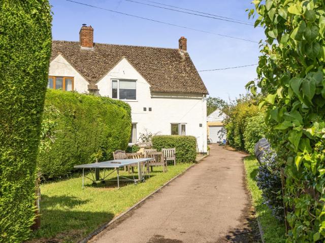 House for sale in Evershot, Oxfordshire
